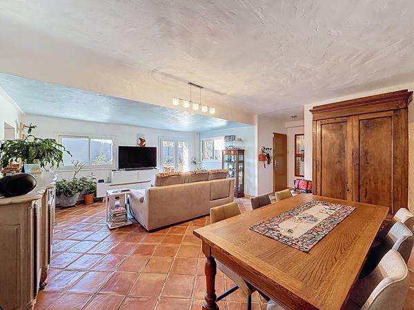 En Exclusivité- Rez-de-villa Magagnosc 4 pièce(s) 119 m2, 2 chambres + possible d'en faire une troisième, 580 m2 de jardin privatif, calme absolu, proche des commodités