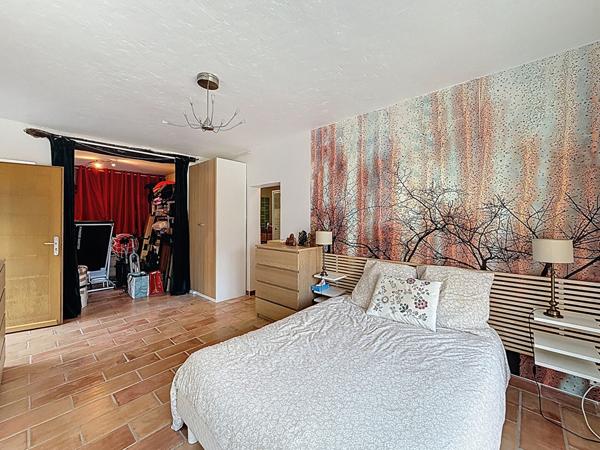 En Exclusivité- Rez-de-villa Magagnosc 4 pièce(s) 119 m2, 2 chambres + possible d'en faire une troisième, 580 m2 de jardin privatif, calme absolu, proche des commodités