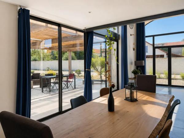 Superbe grange rénovée Beaux volumes et logement indépenda