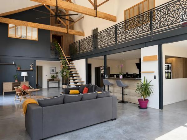 Superbe grange rénovée Beaux volumes et logement indépenda