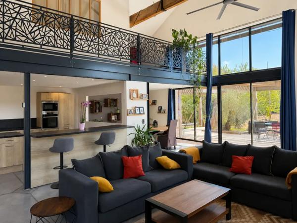 Superbe grange rénovée Beaux volumes et logement indépenda