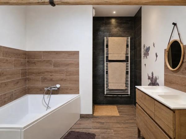 Superbe grange rénovée Beaux volumes et logement indépenda