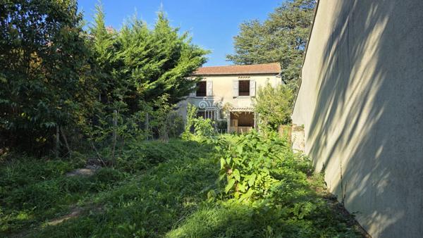 Gondrin (32330) MAISON AVEC JARDIN A TERMINER, PROCHE DES COMMODITES