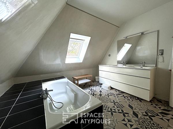 Maison d’architecte aux volumes généreux et jardin intimiste