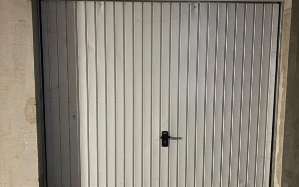 Stationnement à vendre    20 m2 Amiens