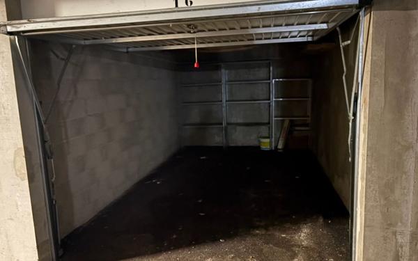 Stationnement à vendre    20 m2 Amiens