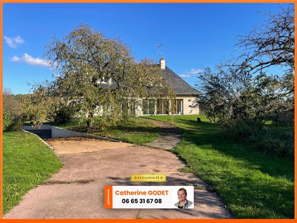 Maison d’architecte des années 80 – 258 m² habitables – Sous-sol total de 150 m² – 5 chambres – Terrain de 4 444 m²