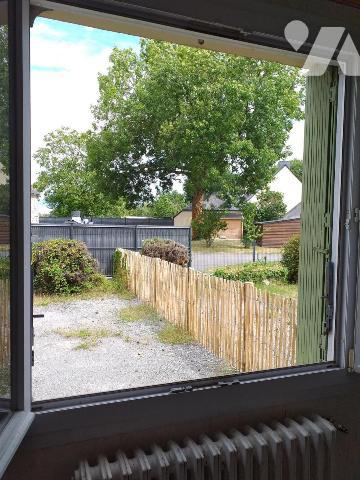 Proche du bourg grange à rénover