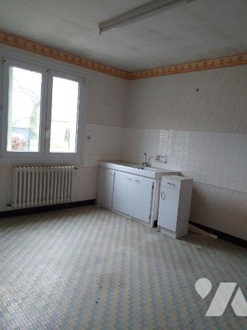 Proche du bourg grange à rénover