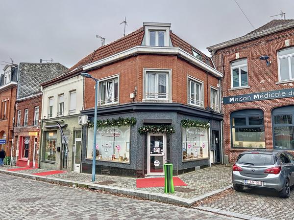 IMMEUBLE DE RAPPORT SITUE AU COEUR DU CENTRE VILLE D'HALLUIN.