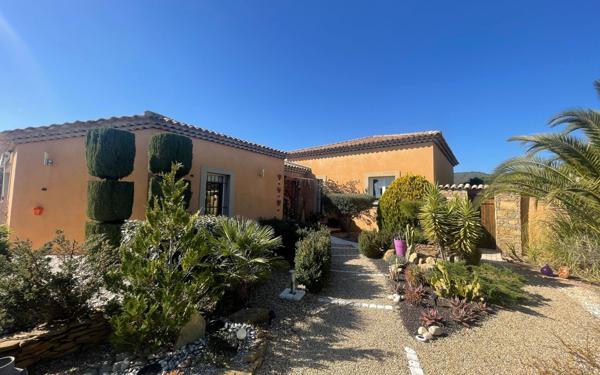 Maison à vendre    6 pièces •  La Cadière-d'Azur