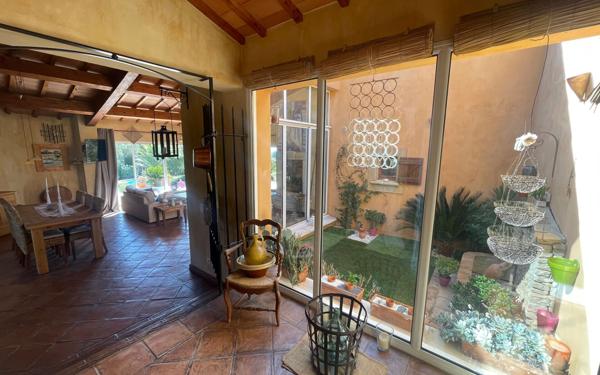 Maison à vendre    6 pièces •  La Cadière-d'Azur