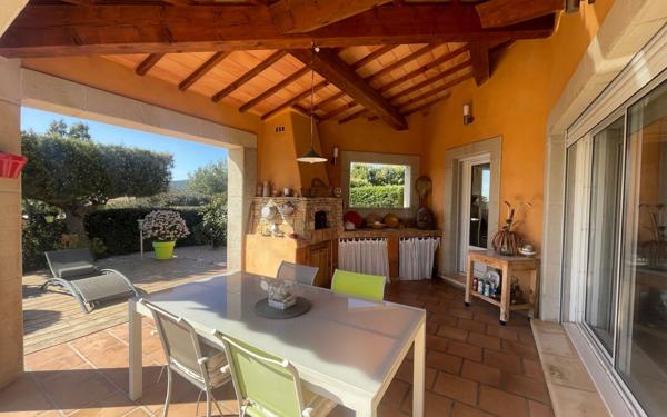 Maison à vendre    6 pièces •  La Cadière-d'Azur