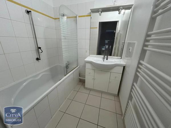 Appartement à louer 3 pièces 56.46m² Vierzon (18100)