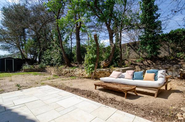 Grand jardin et garage