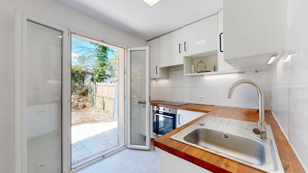 Grand jardin et garage