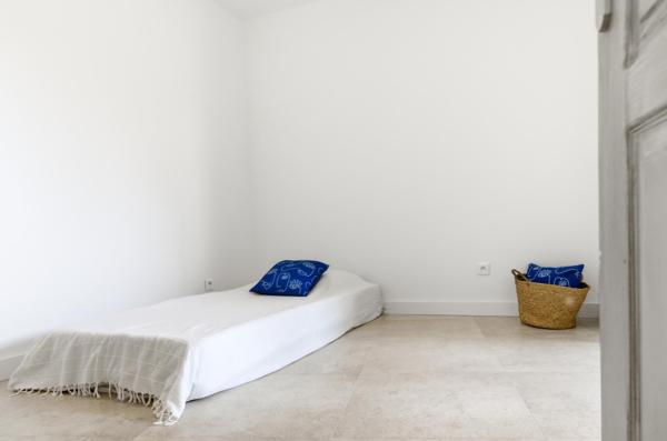 Grand jardin et garage