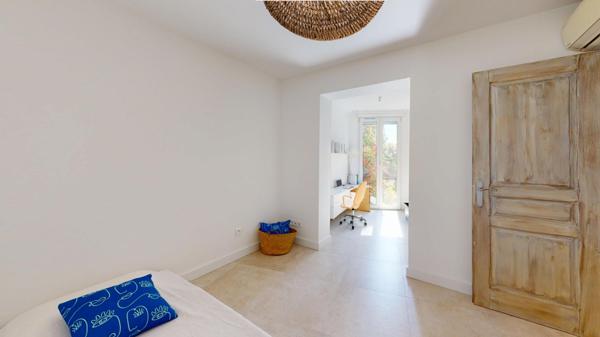 Grand jardin et garage