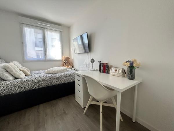 Appartement 4 pièce(s) 80.10 m2 - Achères €348 000 ** - Référence 9100