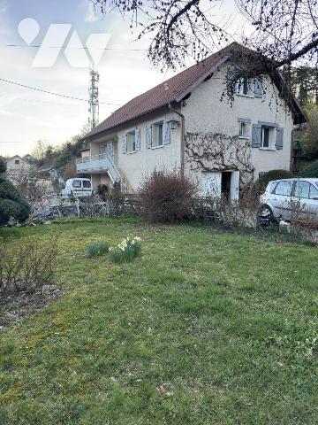 Maison deux chambres, une cuisine, un garage, une cuisine d'été, proche vélo route