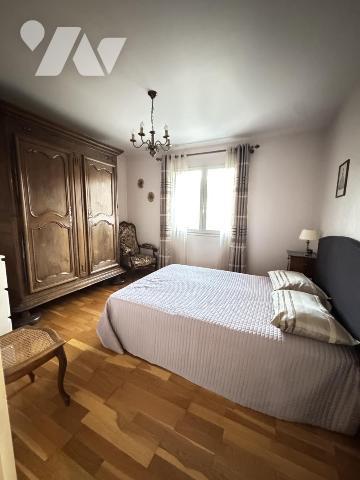 Maison deux chambres, une cuisine, un garage, une cuisine d'été, proche vélo route