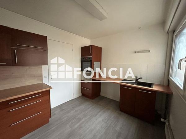 Location Appartement 4 pièces 76.6 m² - 19 RUE ARMAND CARREL Rouen 76000