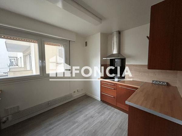 Location Appartement 4 pièces 76.6 m² - 19 RUE ARMAND CARREL Rouen 76000