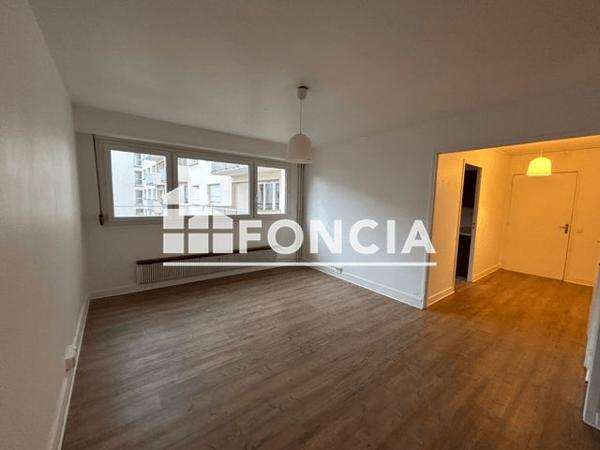 Location Appartement 4 pièces 76.6 m² - 19 RUE ARMAND CARREL Rouen 76000