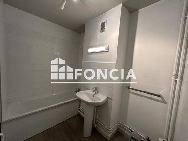 Location Appartement 4 pièces 76.6 m² - 19 RUE ARMAND CARREL Rouen 76000