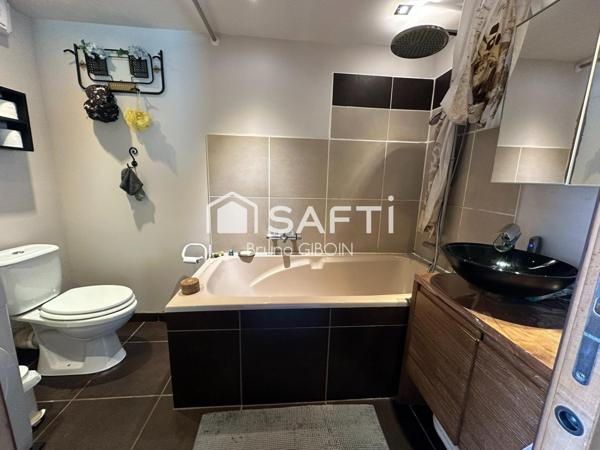 Maison de ville de 80 m², 4 pièces, terrasse avec jardinet et garage