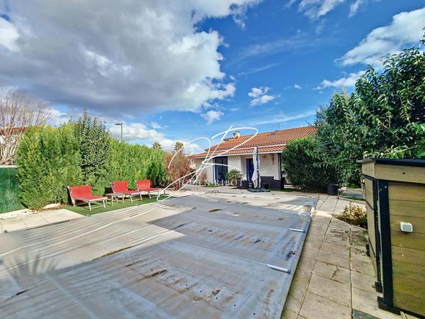 Maison T5 150 m² 4 chambres piscine et garage