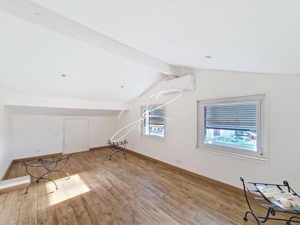 Maison T5 150 m² 4 chambres piscine et garage