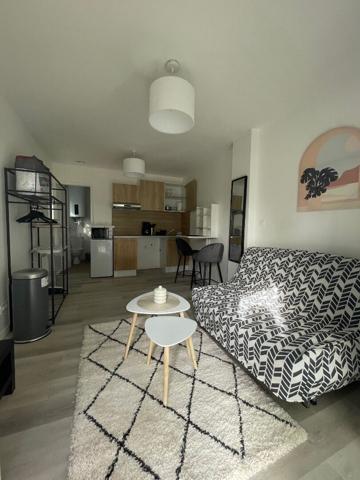 Studio Meublé avec Espace Extérieur  ! Proche Centre de Bergerac !*