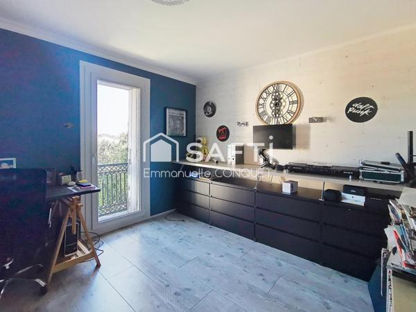 Maison 5 chambres de 185 m² avec extérieurs et annexes