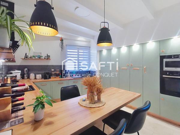 Maison 5 chambres de 185 m² avec extérieurs et annexes