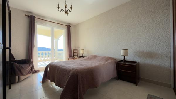 Villa d'exception de 210 M² + 7 000 M² de terrains constructibles