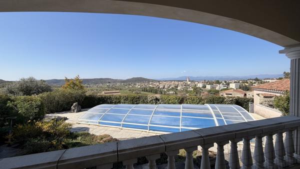 Villa d'exception de 210 M² + 7 000 M² de terrains constructibles