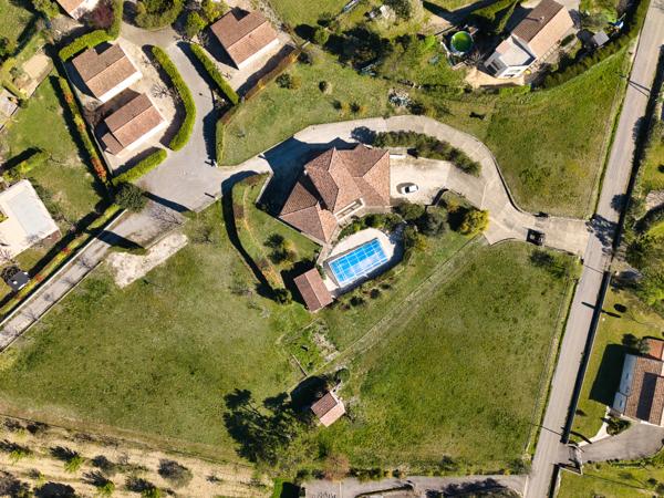 Villa d'exception de 210 M² + 7 000 M² de terrains constructibles