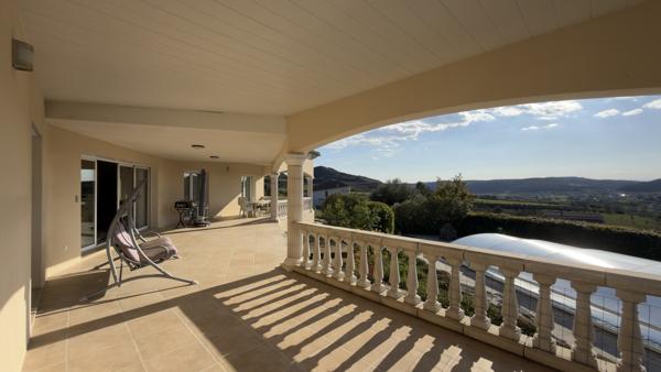 Villa d'exception de 210 M² + 7 000 M² de terrains constructibles