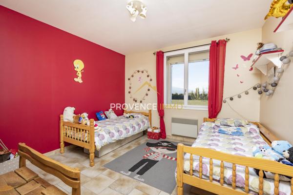 Alleins (13980) Mas de plain pied - 164m² - Garage - Grange - Piscine