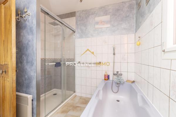 Alleins (13980) Mas de plain pied - 164m² - Garage - Grange - Piscine