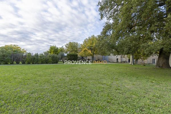 Alleins (13980) Mas de plain pied - 164m² - Garage - Grange - Piscine