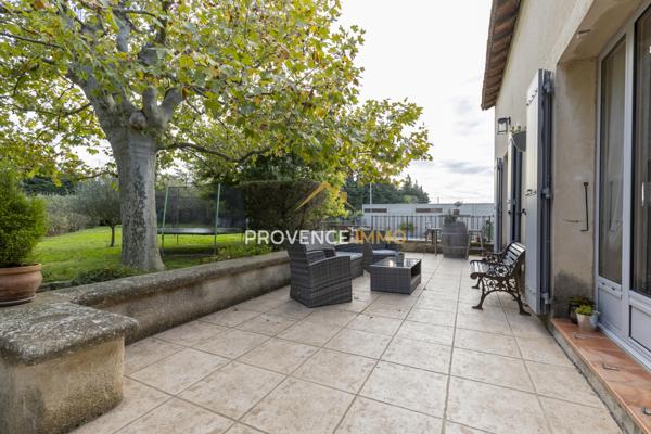 Alleins (13980) Mas de plain pied - 164m² - Garage - Grange - Piscine