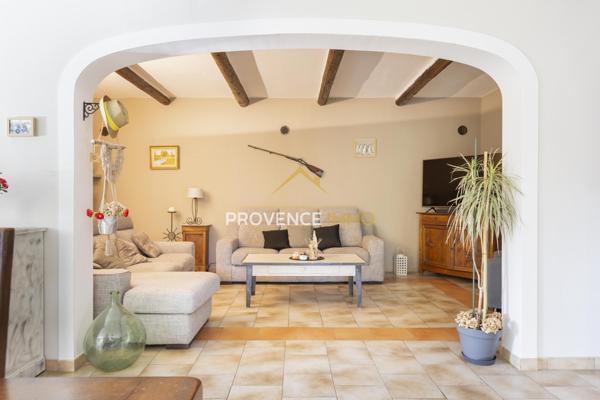 Alleins (13980) Mas de plain pied - 164m² - Garage - Grange - Piscine