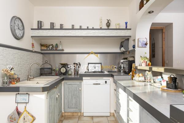 Alleins (13980) Mas de plain pied - 164m² - Garage - Grange - Piscine