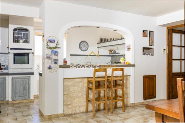 Alleins (13980) Mas de plain pied - 164m² - Garage - Grange - Piscine