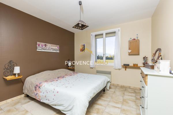 Alleins (13980) Mas de plain pied - 164m² - Garage - Grange - Piscine