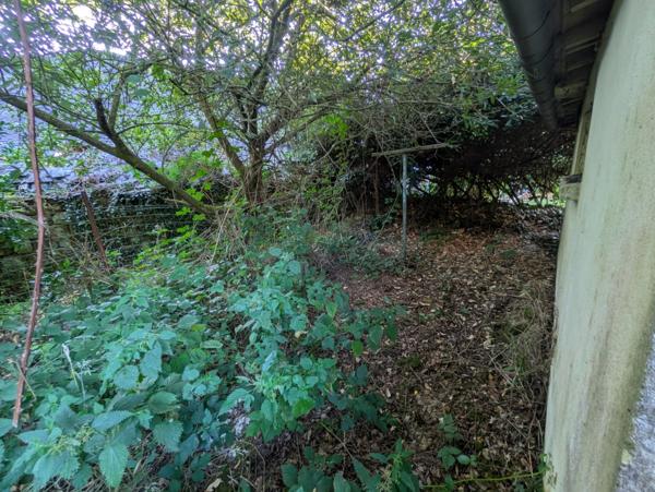 MELLIONNEC MAISON EN PIERRE SOUS ARDOISES A RENOVER 2 PIECES 55m² PARCELLE ATTENANTE DE 292 m²