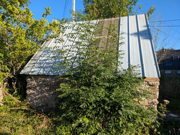 MELLIONNEC MAISON EN PIERRE SOUS ARDOISES A RENOVER 2 PIECES 55m² PARCELLE ATTENANTE DE 292 m²