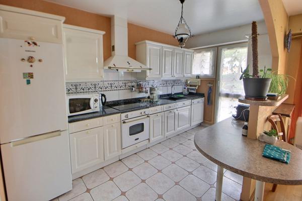 Appartement Verneuil Sur Seine 5 pièce(s) 105 m2 €299 000 ** - Référence 1025